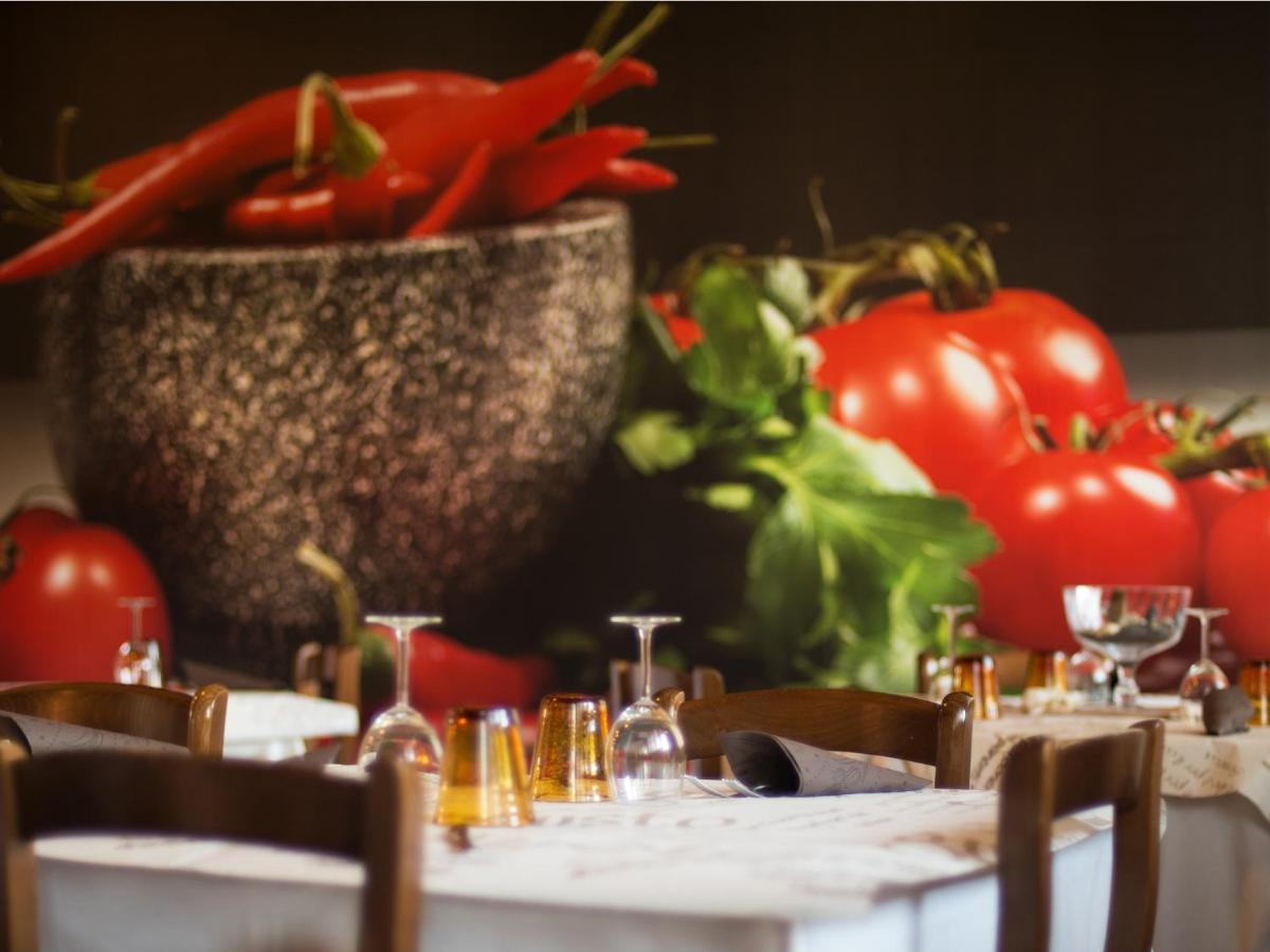 La Locanna Hotel Serramazzoni Екстериор снимка