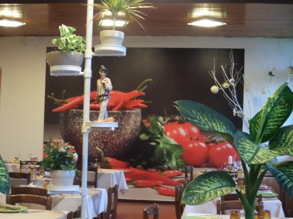 La Locanna Hotel Serramazzoni Екстериор снимка