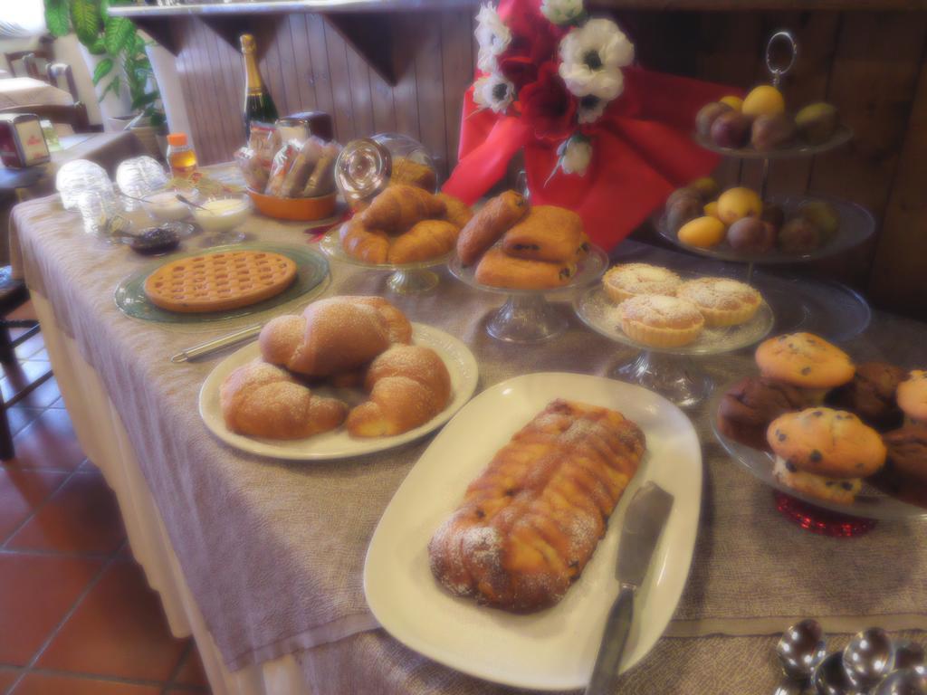 La Locanna Hotel Serramazzoni Екстериор снимка